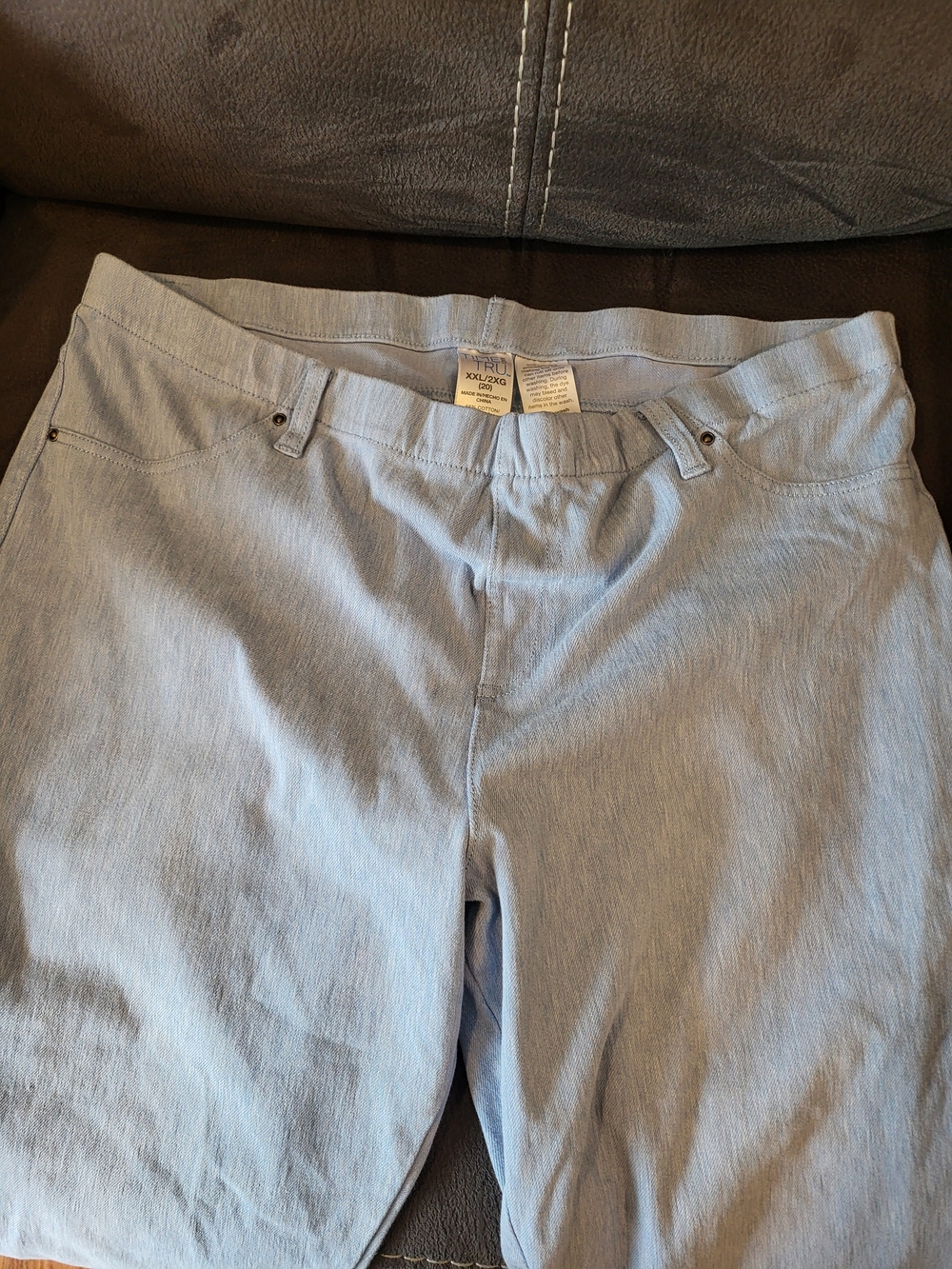 Light Blue Stretch Pull-On Capris